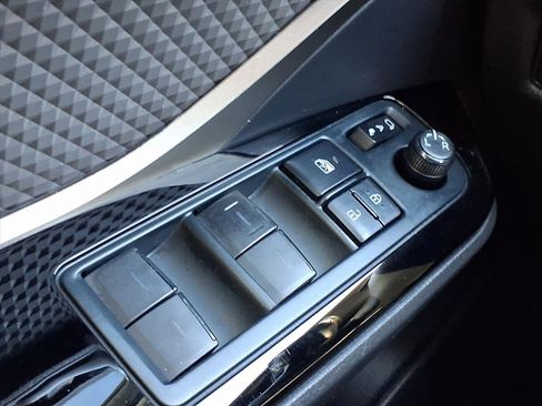 Used 2022 Toyota C-HR Limited image 8