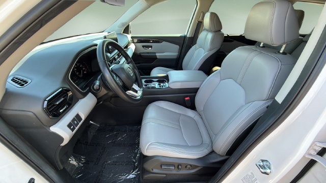 Used 2025 Honda Pilot EX-L image 18