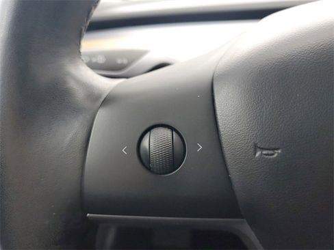 Used 2018 Tesla Model 3 image 11