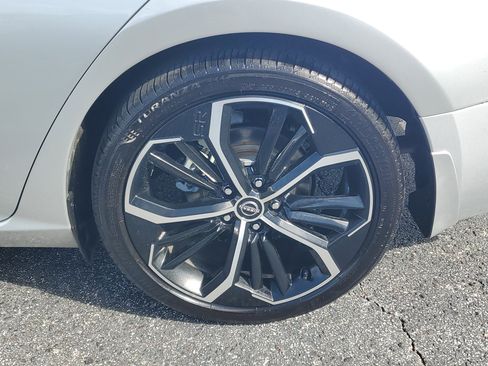 Certified 2023 Nissan Altima 2.5 SR w/ SR Premium Package image 8