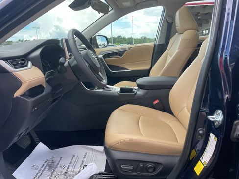 Used 2025 Toyota RAV4 XLE Premium FWD image 11
