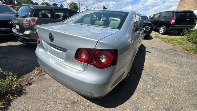 Used 2009 Volkswagen Jetta SEL FWD image 5
