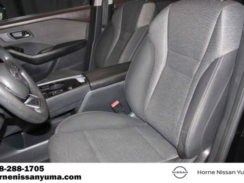 Used 2021 Nissan Rogue S FWD image 4