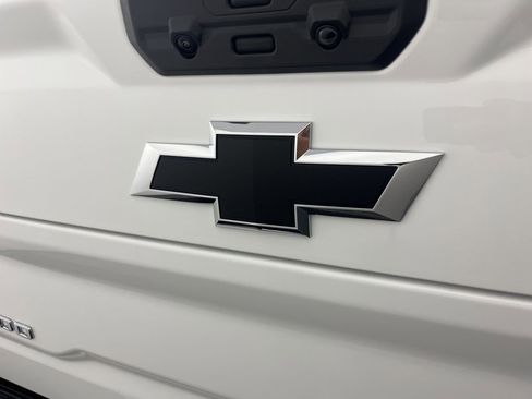 New 2026 Chevrolet Silverado 2500 ZR2 AWD/4WD image 21