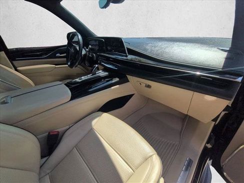 Used 2024 Cadillac Escalade Premium Luxury RWD image 21