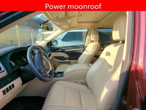 Used 2016 Toyota Highlander XLE FWD image 6