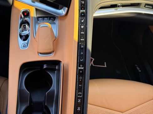 Used 2022 Chevrolet Corvette Stingray Preferred Cpe w/ Z51 Performance Package image 3