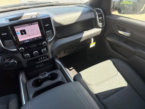 New 2026 RAM 1500 Express AWD/4WD image 22