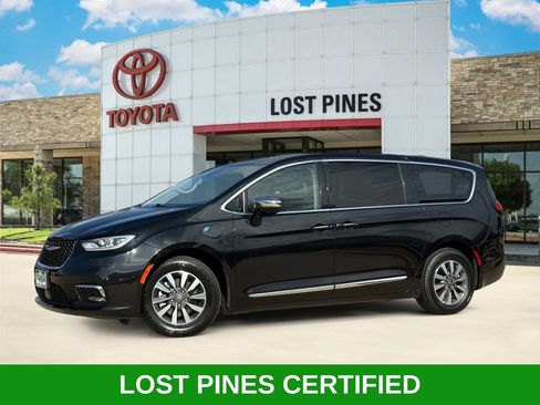 Used 2023 Chrysler Pacifica Limited FWD image 1