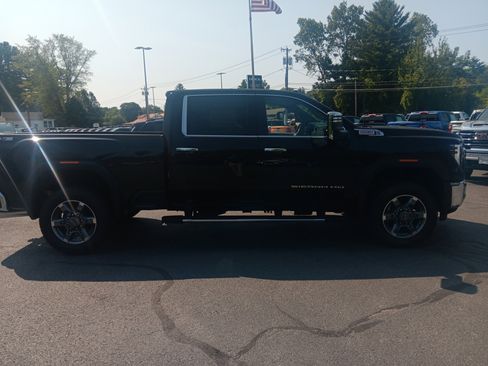 New 2025 GMC Sierra 2500 SLT w/ SLT Premium Package image 6