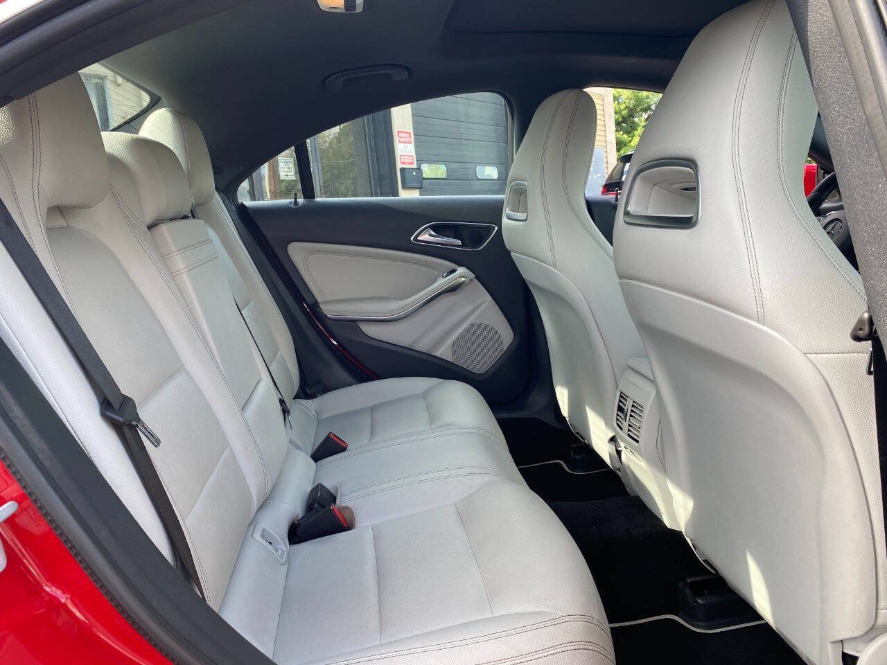 Used 2017 Mercedes-Benz CLA 250 image 27