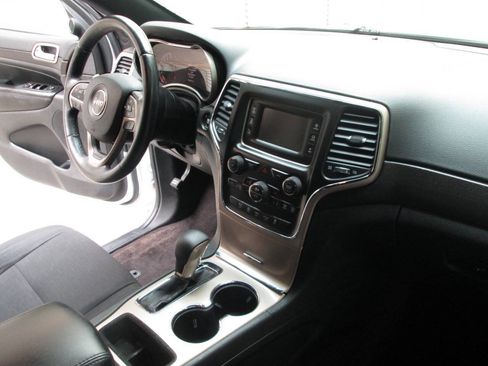 Used 2016 Jeep Grand Cherokee Laredo w/ Quick Order Package 23E AWD/4WD image 20
