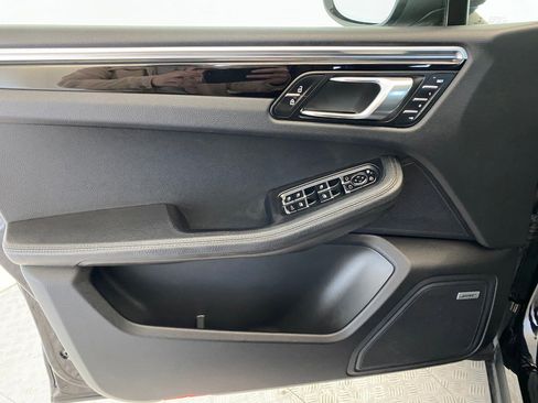 Used 2020 Porsche Macan image 11