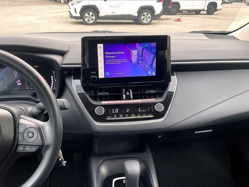 Used 2026 Toyota Corolla LE image 7