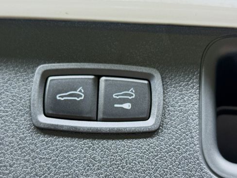 Certified 2026 Porsche Macan S AWD/4WD image 14