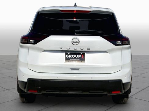 Used 2025 Nissan Rogue S FWD image 5