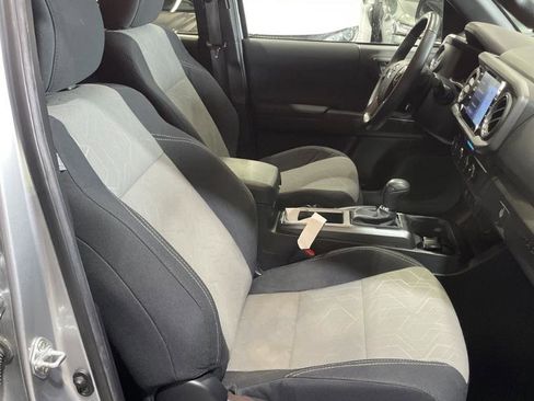 Used 2023 Toyota Tacoma TRD Sport image 9