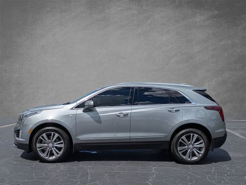 Used 2024 Cadillac XT5 Premium Luxury w/ Technology Package FWD image 3
