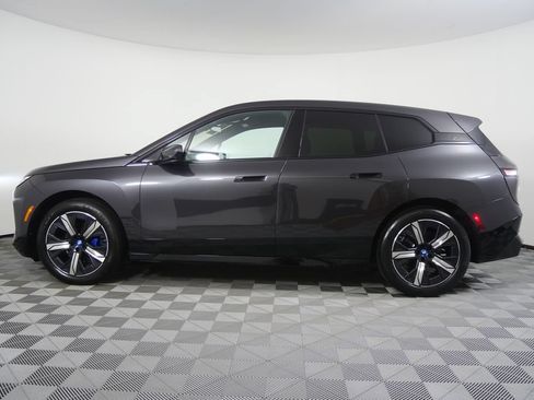 Used 2024 BMW iX xDrive50 w/ Sport Package AWD/4WD image 6