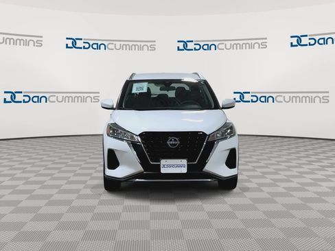 Used 2024 Nissan Kicks SV FWD image 4