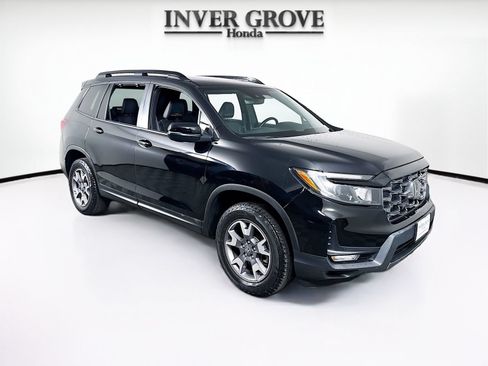 Used 2023 Honda Passport TrailSport image 3