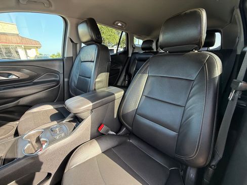 Used 2019 GMC Terrain SLT w/ Preferred Package FWD image 16