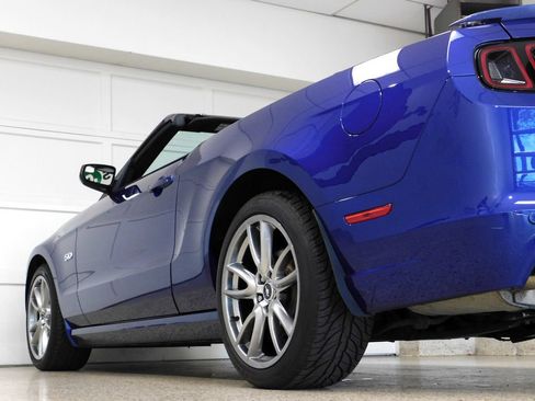 Used 2013 Ford Mustang GT Premium w/ Electronics Pkg RWD image 71