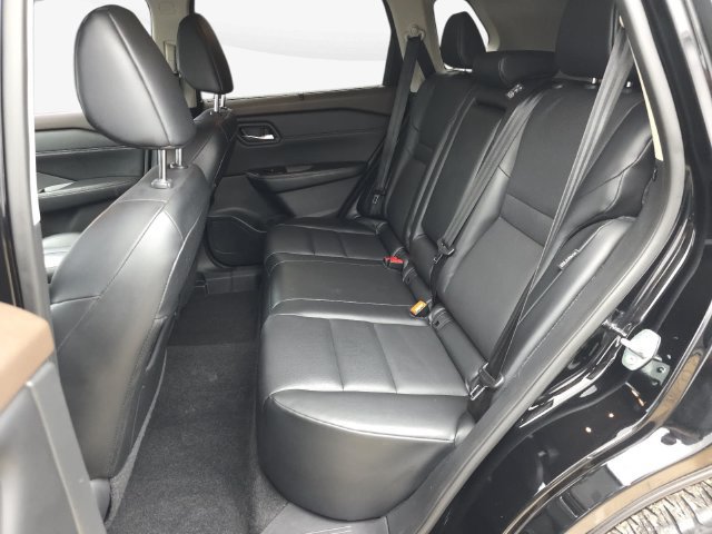Used 2022 Nissan Rogue SV w/ SV Premium Package FWD image 14