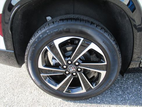 Used 2025 Buick Enclave Sport Touring image 8