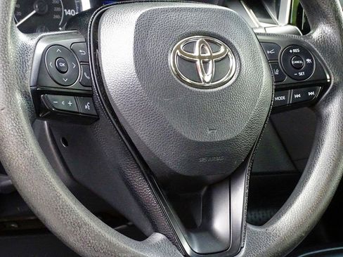 Used 2021 Toyota Corolla LE FWD image 22