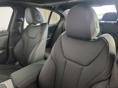 Used 2025 BMW 330i Sedan w/ Convenience Package image 21