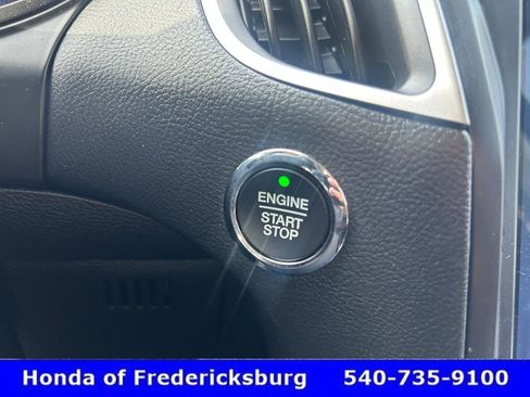 Used 2022 Ford Edge SE w/ Black Appearance Package image 17