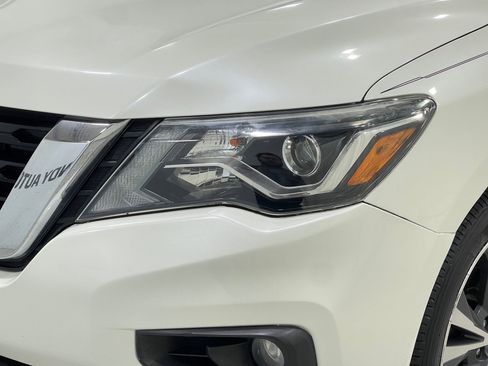Used 2019 Nissan Pathfinder Platinum w/ Cargo Package image 35