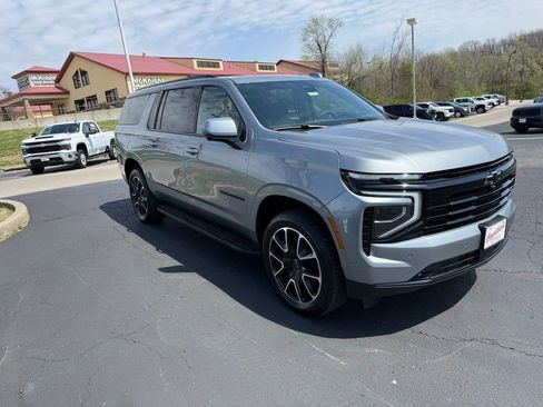 New 2026 Chevrolet Suburban RST w/ Advanced Technology Package AWD/4WD image 10