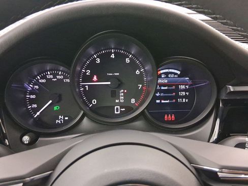 New 2026 Porsche Macan image 19