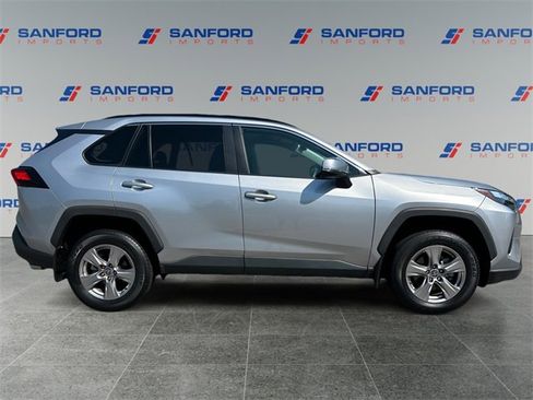 Used 2022 Toyota RAV4 XLE image 6