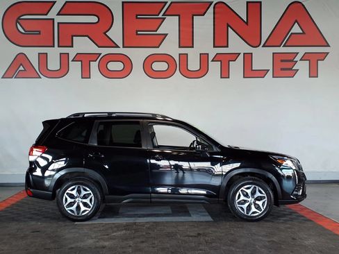 Used 2024 Subaru Forester Premium AWD/4WD image 1