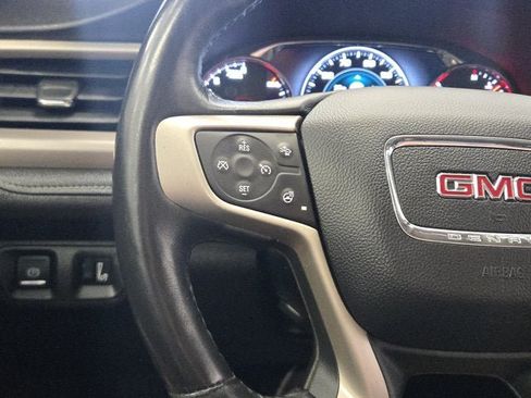 Used 2017 GMC Acadia Denali w/ Technology Package FWD image 31