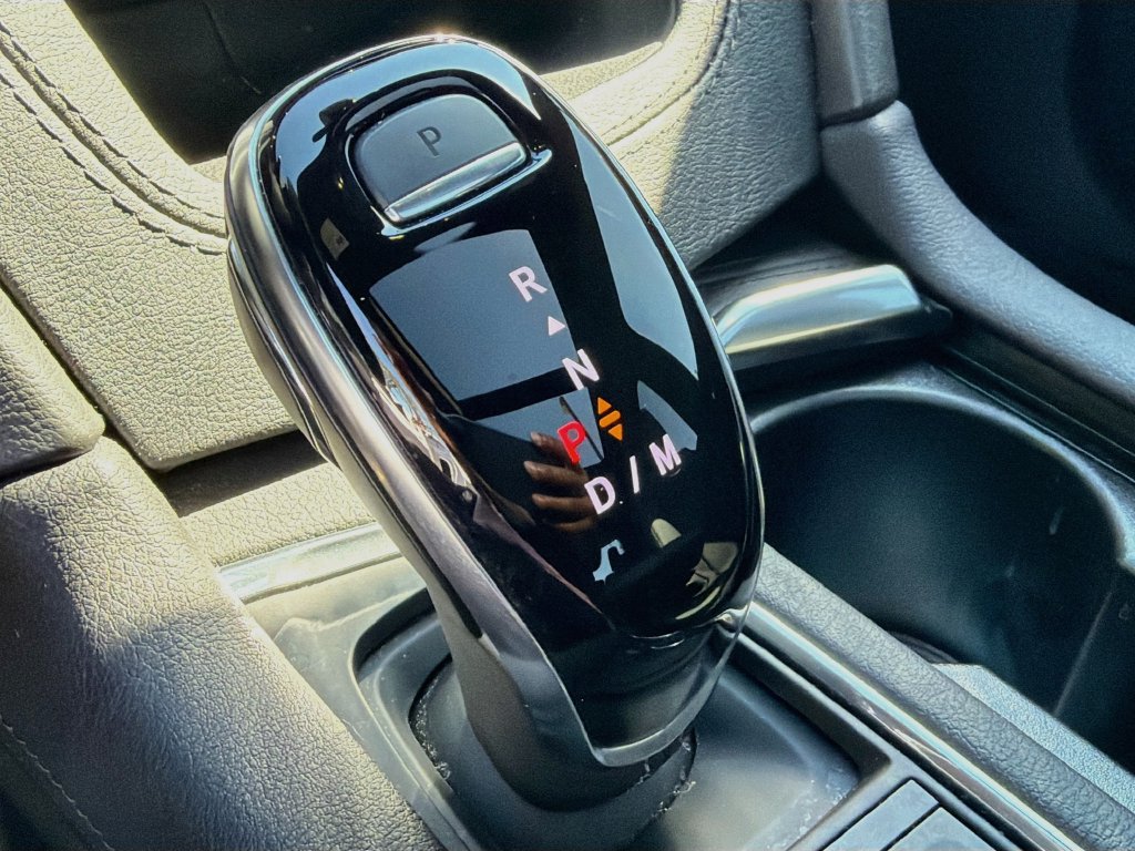 Used 2024 Cadillac XT6 Sport w/ Technology Package AWD/4WD image 17