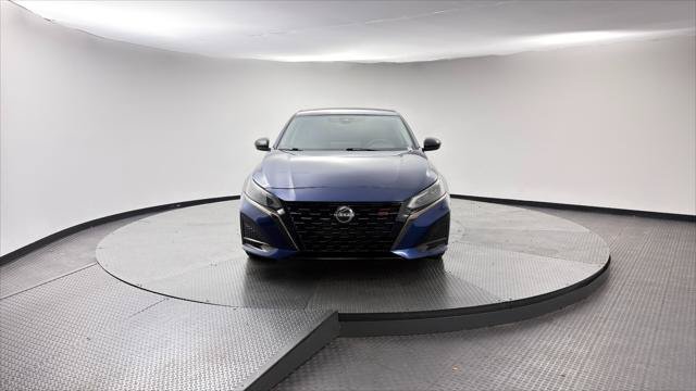 Used 2023 Nissan Altima 2.5 SR w/ SR Premium Package FWD image 12