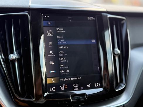 Used 2019 Volvo XC60 T5 Momentum w/ Premium Package AWD/4WD image 30