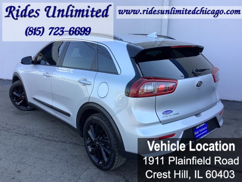 Used 2019 Kia Niro S Touring FWD image 3