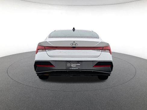 Used 2025 Hyundai Elantra SEL image 6