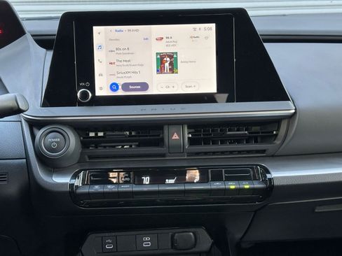 Used 2025 Toyota Prius LE image 18