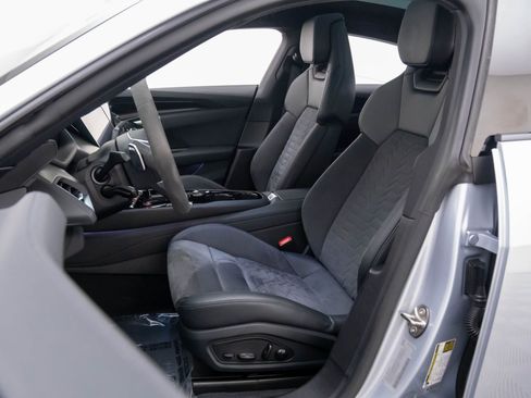 Used 2022 Audi e-tron GT Prestige w/ Prestige Package image 11