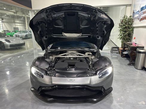 Used 2019 Aston Martin V8 Vantage Coupe RWD image 18