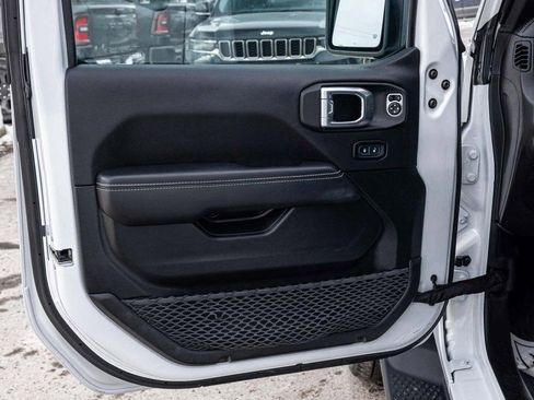 Used 2023 Jeep Wrangler Unlimited Sahara w/ Cold Weather Group image 11