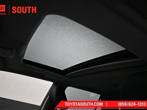 Used 2024 Toyota 4Runner Limited AWD/4WD image 23