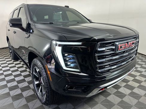 Used 2025 GMC Yukon AT4 w/ AT4 Premium Package image 7