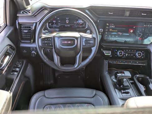 Used 2024 GMC Sierra 1500 AT4 w/ Technology Package AWD/4WD image 16